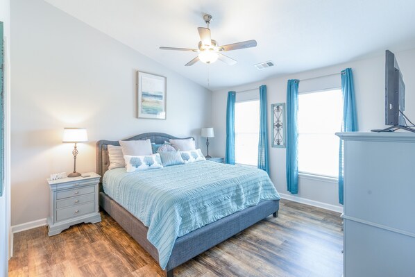 2 chambres, coffres-forts dans les chambres, bureau