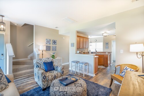 Monthly rental Madison Townhome  2/2.5- close to Arsenal Gate 7, Town Madison 