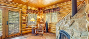 Jemez Springs Cabin w/ Stunning Mtn Views!