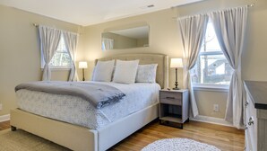 4 Schlafzimmer, Schreibtisch, Verdunkelungsvorhänge