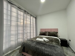 3 bedrooms, free WiFi, bed sheets