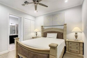 3 bedrooms, pillow-top beds, free WiFi, bed sheets - Luxurious 3-Bedroom Townhome in Festival Resort |Private Pool | Close to Theme Parks | Resort Access (Davenport)