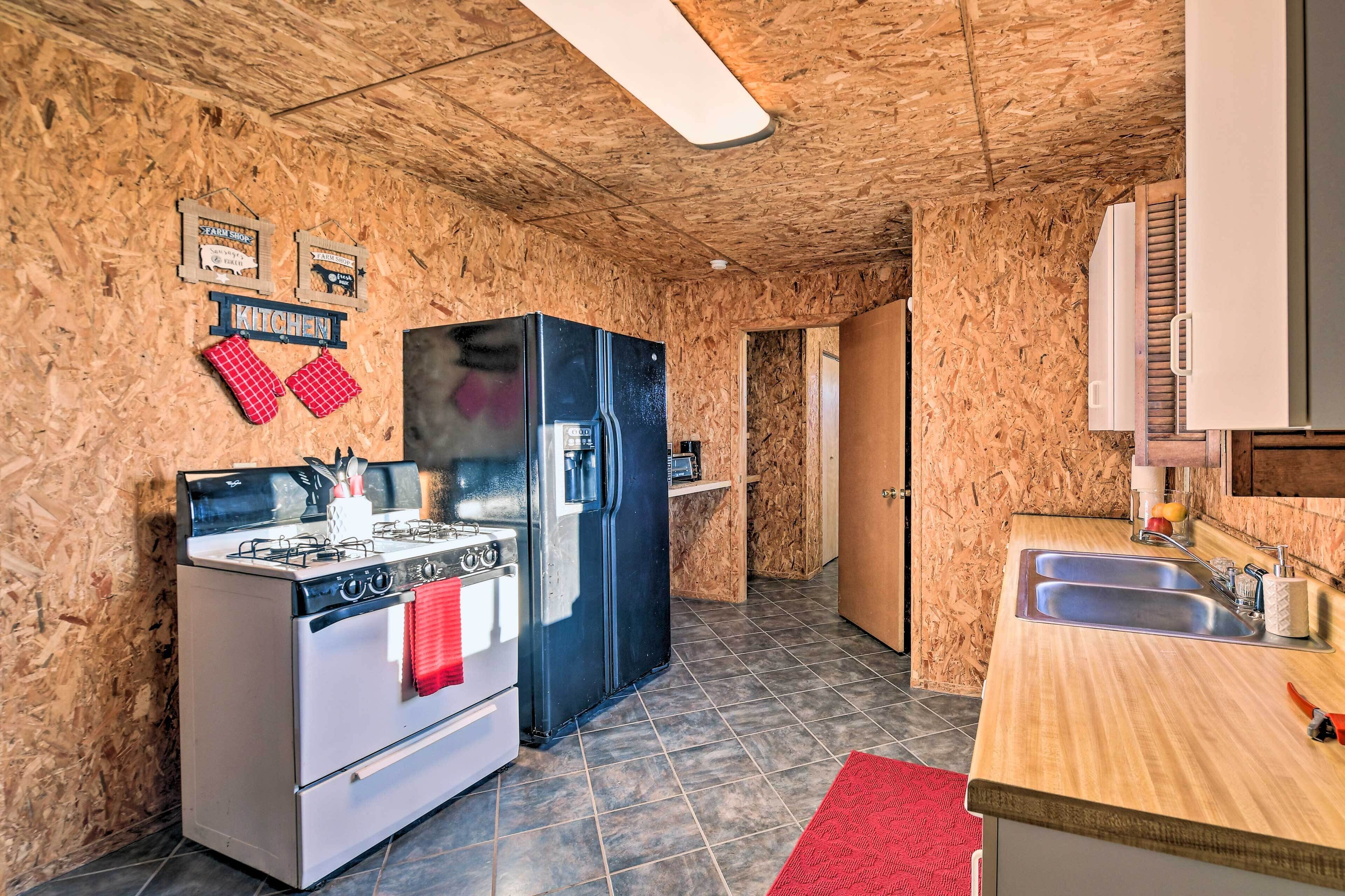 Quaint Temple Escape ~ 1 Mi to Belton Lake!