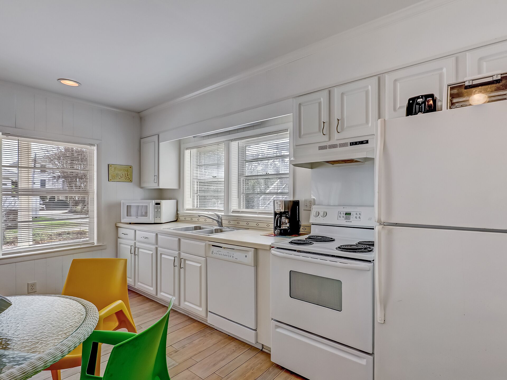 Family Friendly Beach Getaway Steps to the Sand, Heated Pool Access, By Southern Belle Tybee