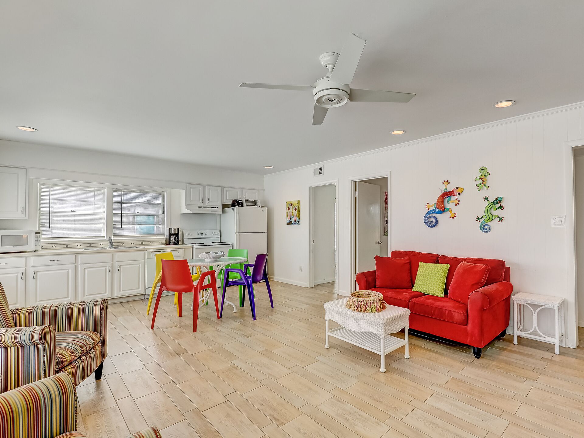 Family Friendly Beach Getaway Steps to the Sand, Heated Pool Access, By Southern Belle Tybee