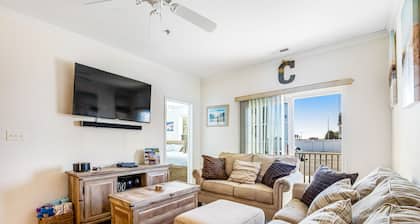 Sandpiper Villages condo with fast WiFi, private patio & more - near the beach