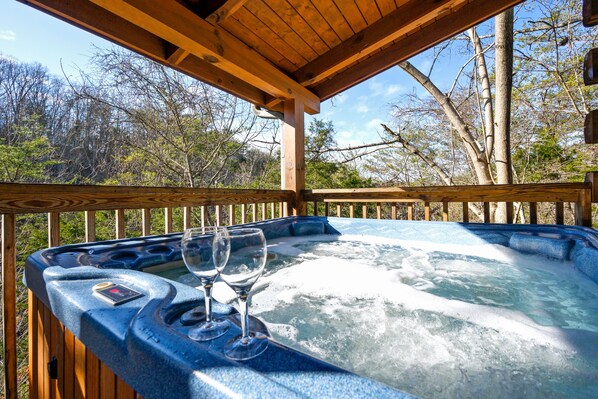 Outdoor spa tub