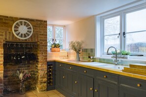 Réfrigérateur, micro-ondes, four, lave-vaisselle