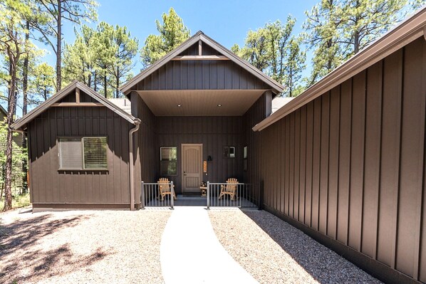 Exterior - Short walk to lake | Hot tub at Lakeside Pines (Pinetop)