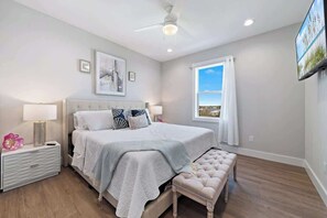 4 habitaciones, tabla de planchar con plancha, wifi y ropa de cama 