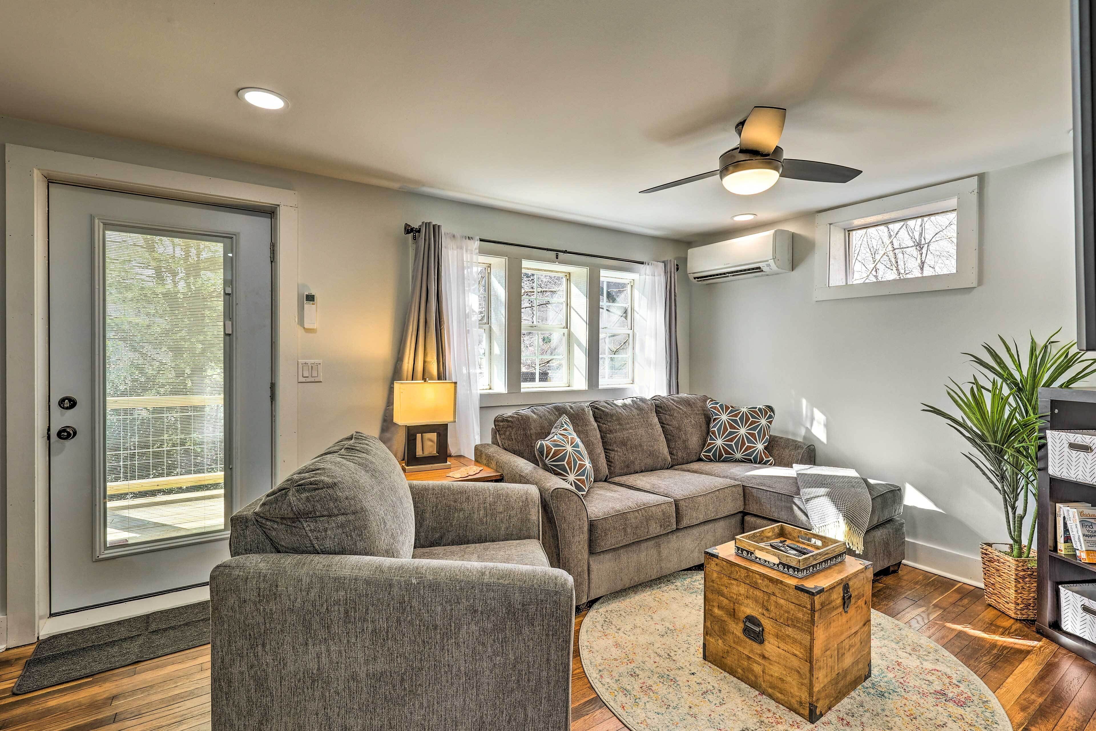 Peaceful Cottage w/ Views - Pets Welcome!