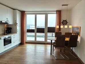 Fridge, microwave, oven, dishwasher - HLI 4.14 4 persons 59sqm - Residence Hohe Lith Cuxhaven (4.1) (Cuxhaven)