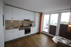 Réfrigérateur, micro-ondes, four, lave-vaisselle