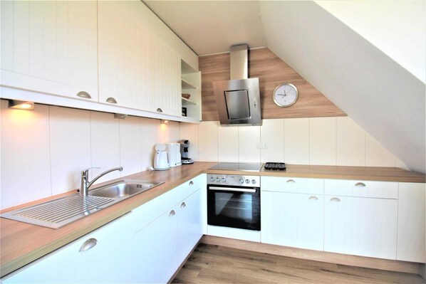 Køleskab, mikrobølgeovn, ovn, opvaskemaskine