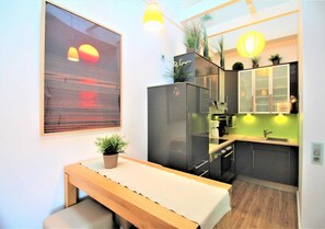 Frigorifero, microonde, forno, lavastoviglie