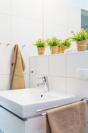 Unclassified image, 3 of 27, button