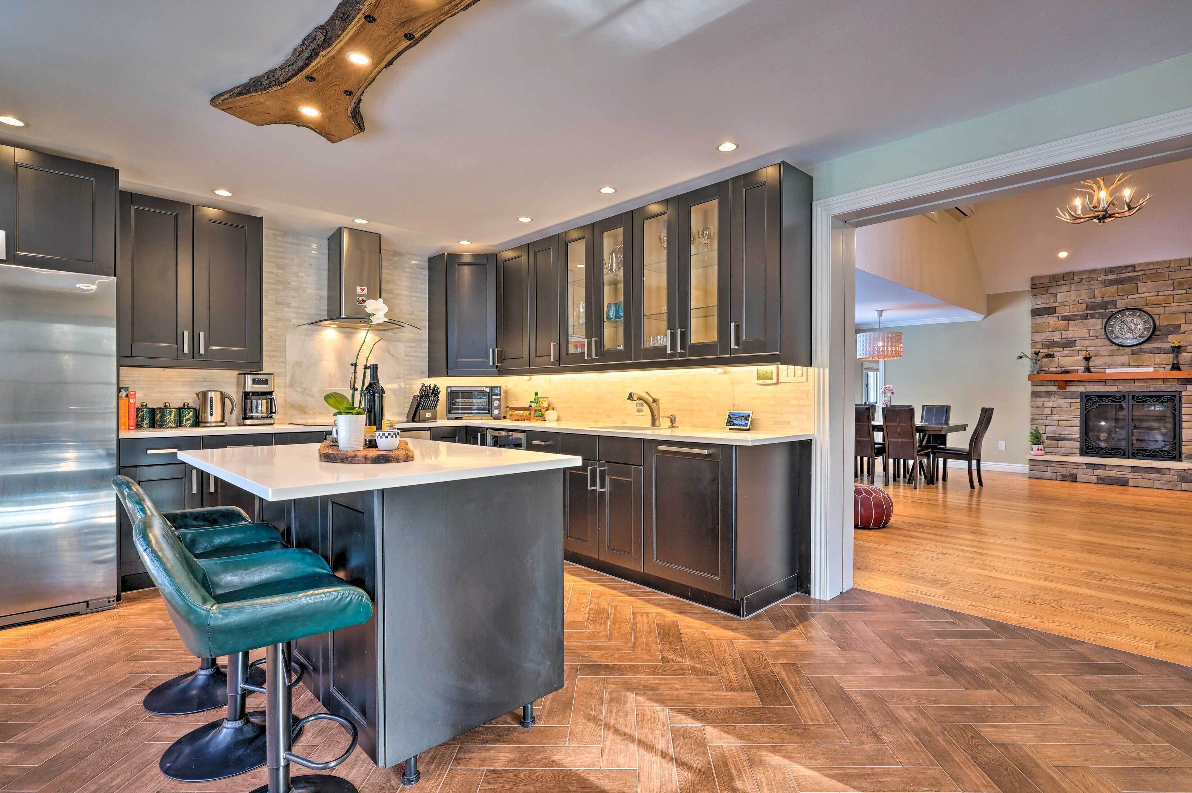 Charming Poconos Cottage with Year-Round Fun