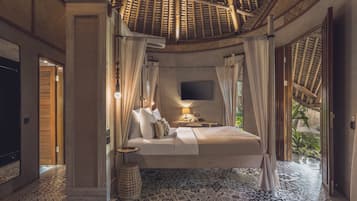 Minibar, in-room safe, blackout curtains, iron/ironing board