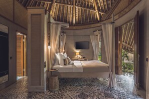 Grand Cottage | Minibar, una cassaforte in camera, tende oscuranti, ferro/asse da stiro