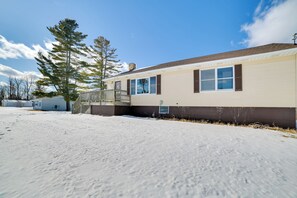 Exterior - Cozy Tawas City Home w/ Views of Lake Huron! (Tawas City)