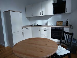 Luokittelematon kuva, 4 kautta 16, painike