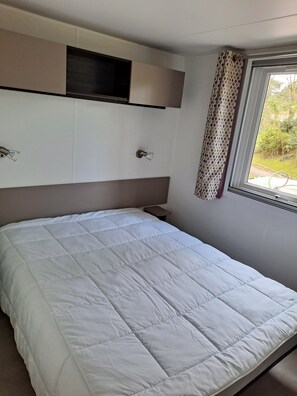 2 slaapkamers, een strijkplank/strijkijzer