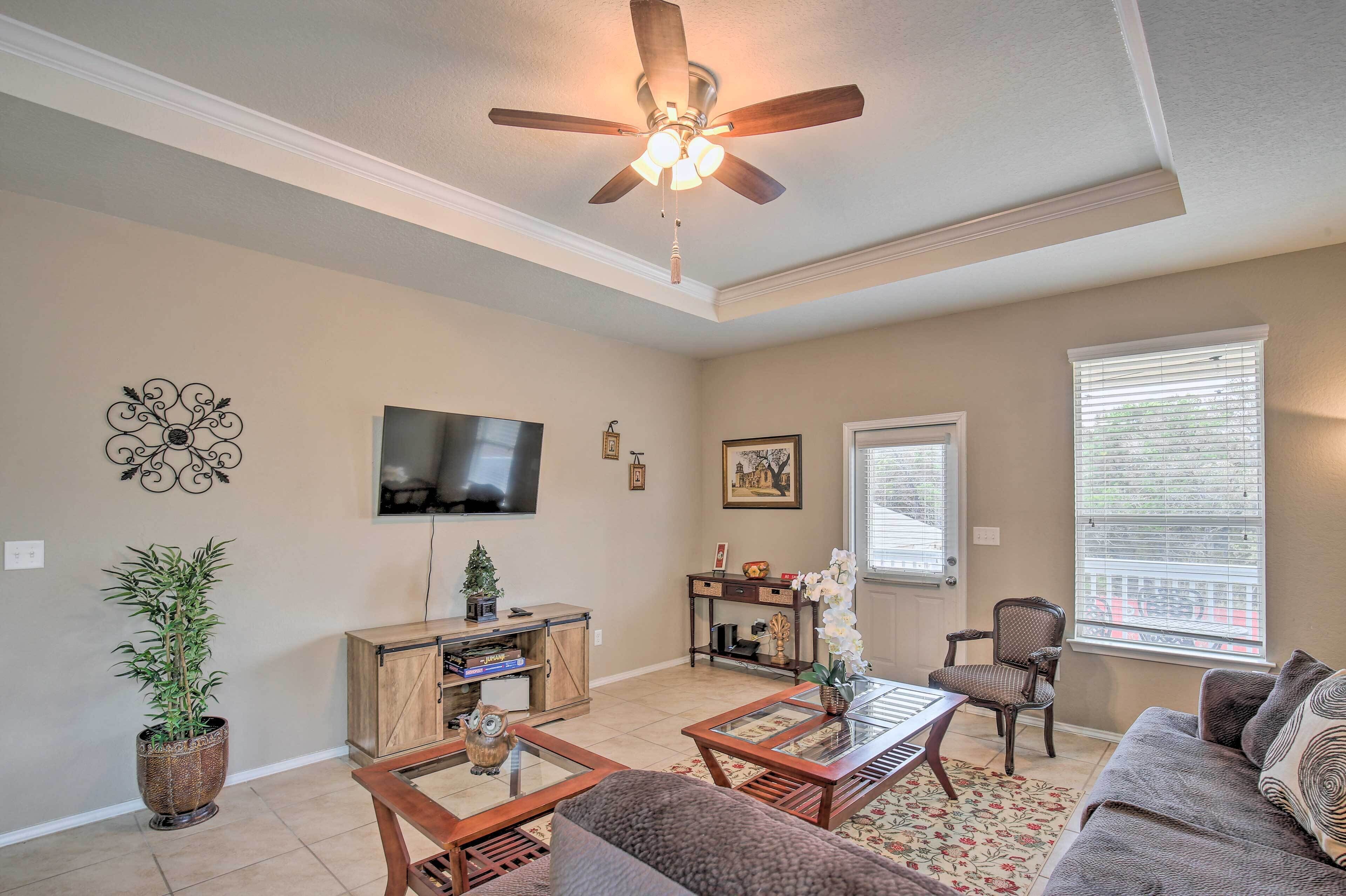 San Antonio Abode Near Golf, Shops + Dining!