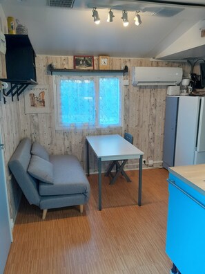 TV, foosball, table tennis, books - Mobile home in 3-star campsite (Villefranche-de-Conflent)