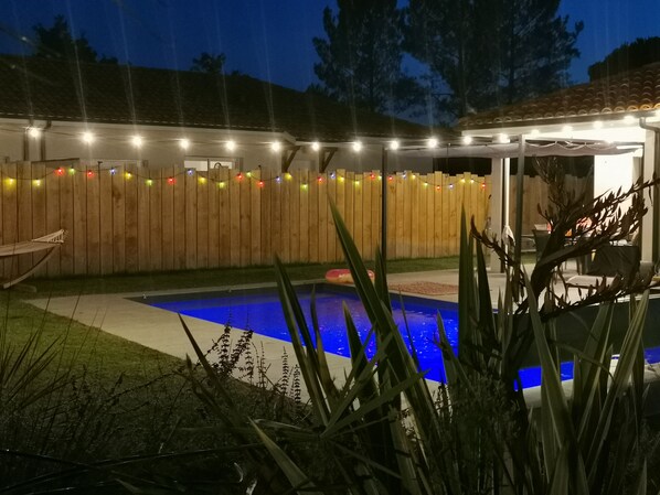 Piscina all'aperto, una piscina riscaldata