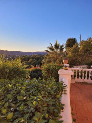 Property grounds - 'Apartment de lujo Nerja' with Sea and Mountain View, Shared Pool & Wi-Fi (Nerja)