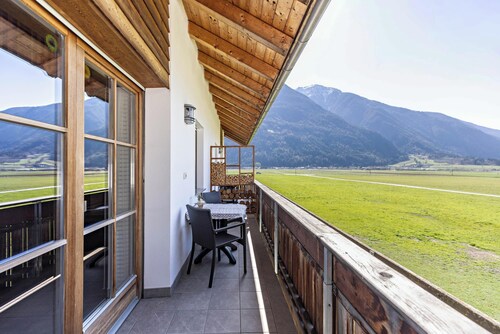 Appartement 'Peintenhof Typ B' avec vue sur les montagnes, balcon et Wi-Fi