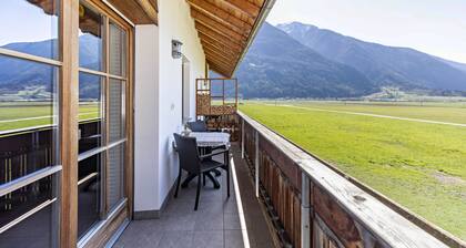 Apartment 'Peintenhof Typ B' with Mountain View, Balcony & Wi-Fi