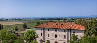 Apartment Capraia with Sea View, Pool, Wi-Fi, A/C & Garden