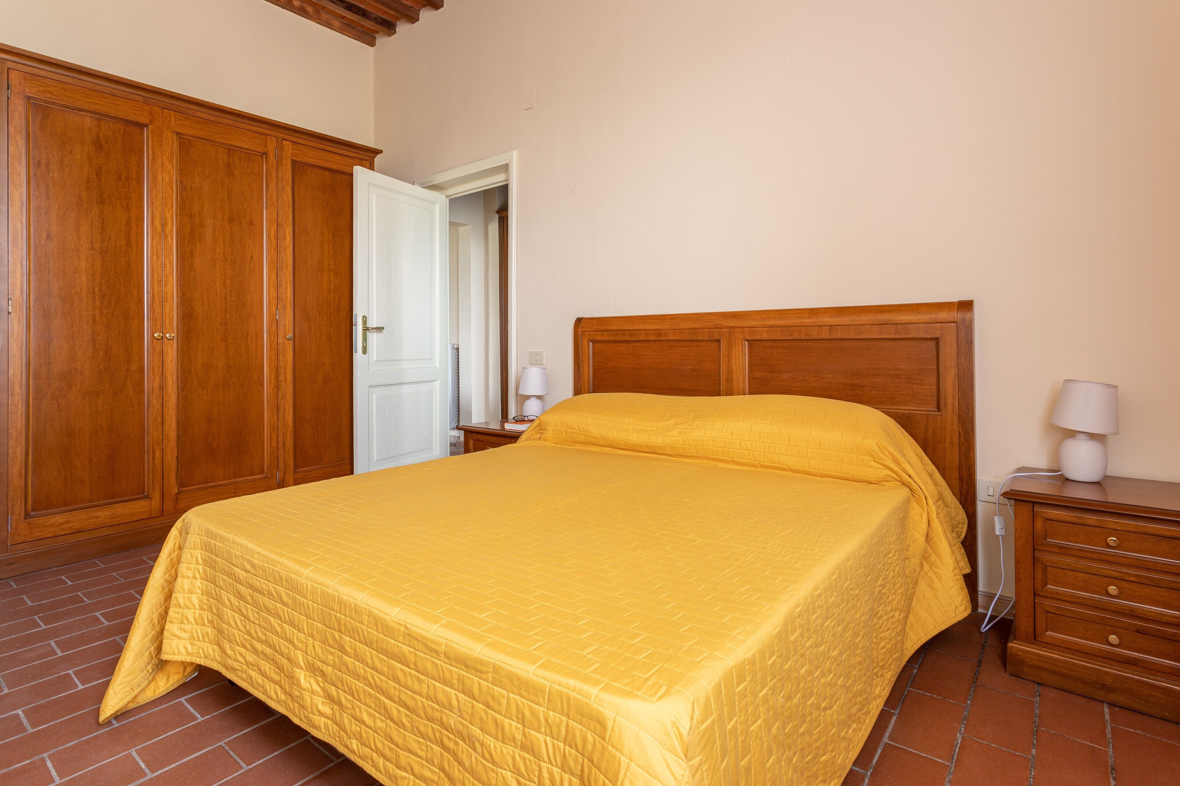 2 soverom, wi-fi (inkludert) og sengetøy