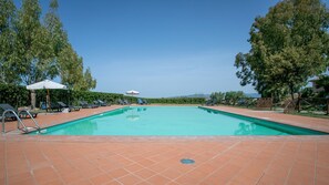 Pool - Apartment Giglio with Sea View, Pool, Wi-Fi, A/C & Garden (Riotorto)