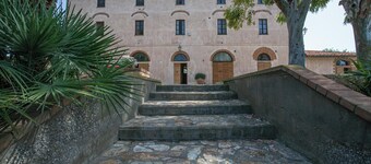 Apartment Giglio with Sea View, Pool, Wi-Fi, A/C & Garden