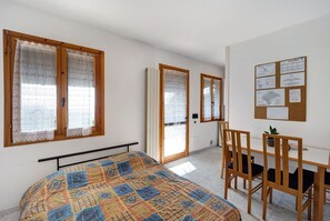 2 quartos, Wi-Fi de cortesia, roupa de cama