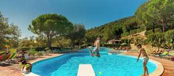 New Management Holiday Home Villaggio Colombo V3 with Garden & Shared Pool