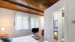 Unclassified image, 5 of 42, button - Holiday Home "Can Lluís" with Mountain View, Pool, Garden & Wi-Fi (Capellades)
