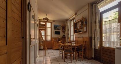 Studio au centre du village de St Gervais avec balcon