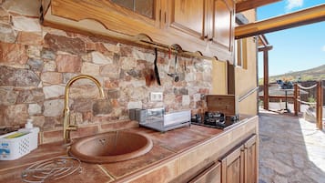 Fridge, microwave, stovetop, coffee/tea maker
