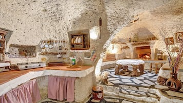 Refrigerador, parrilla de estufa, cafetera y tetera y tostadora