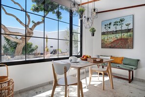 Dining - Apartment "El Jable" with Mountain Views, Garden, Air Conditioning and Wi-Fi (Arrecife)