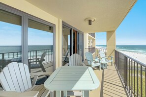 Outdoor dining - Phoenix II 2066 | Pools, Hot Tubs, Tennis & more | Oceanfront | My Beach Getaways (Orange Beach)