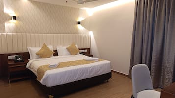 Deluxe Double Room | Egyptian cotton sheets, premium bedding, down duvets, pillow-top beds