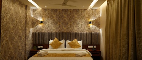 Executive Single Room | Egyptian cotton sheets, premium bedding, down comforters, pillowtop beds