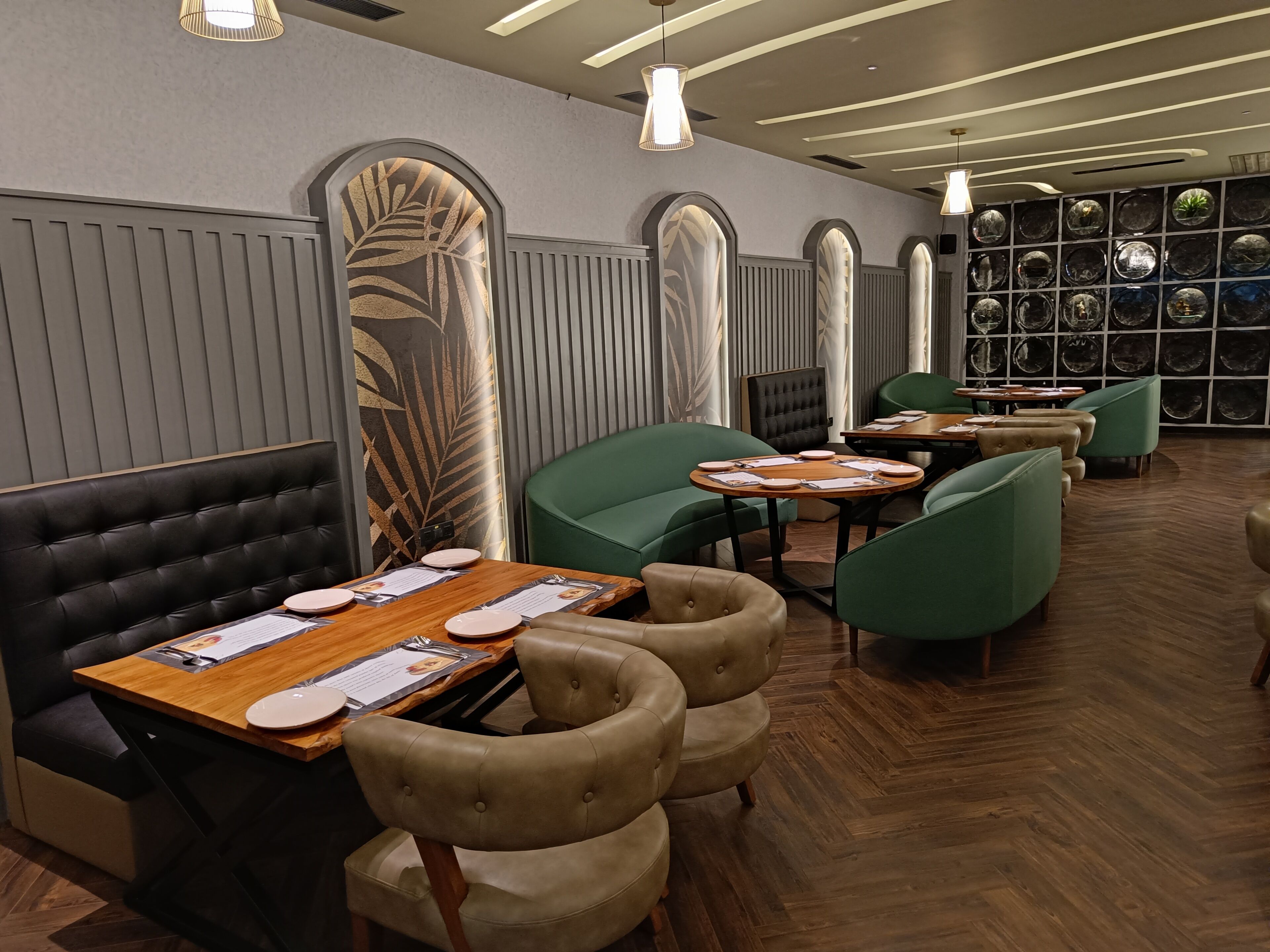 Foto - The Kings Park Grand-Near US Consulate