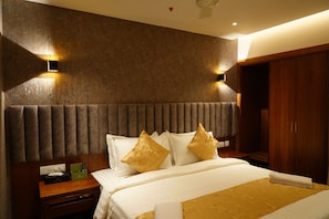 Family Suite | Egyptian cotton sheets, premium bedding, down comforters, pillowtop beds