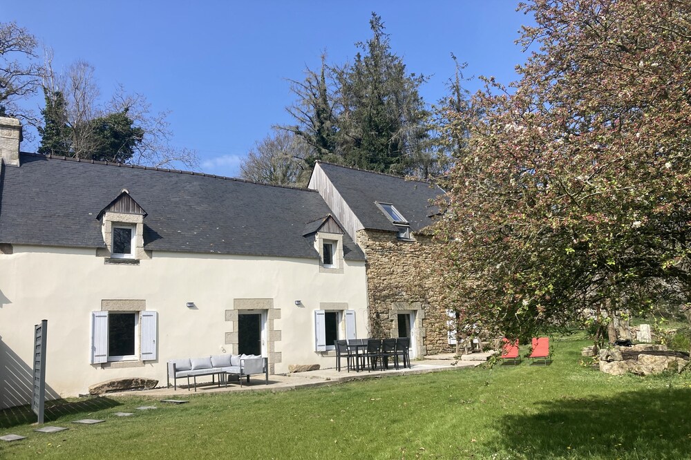 GITE 8/9 PEOPLE IN A RENOVATED MILL 3KMS FROM THE SEA