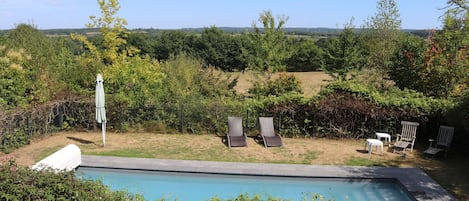 Piscina all'aperto, una piscina riscaldata